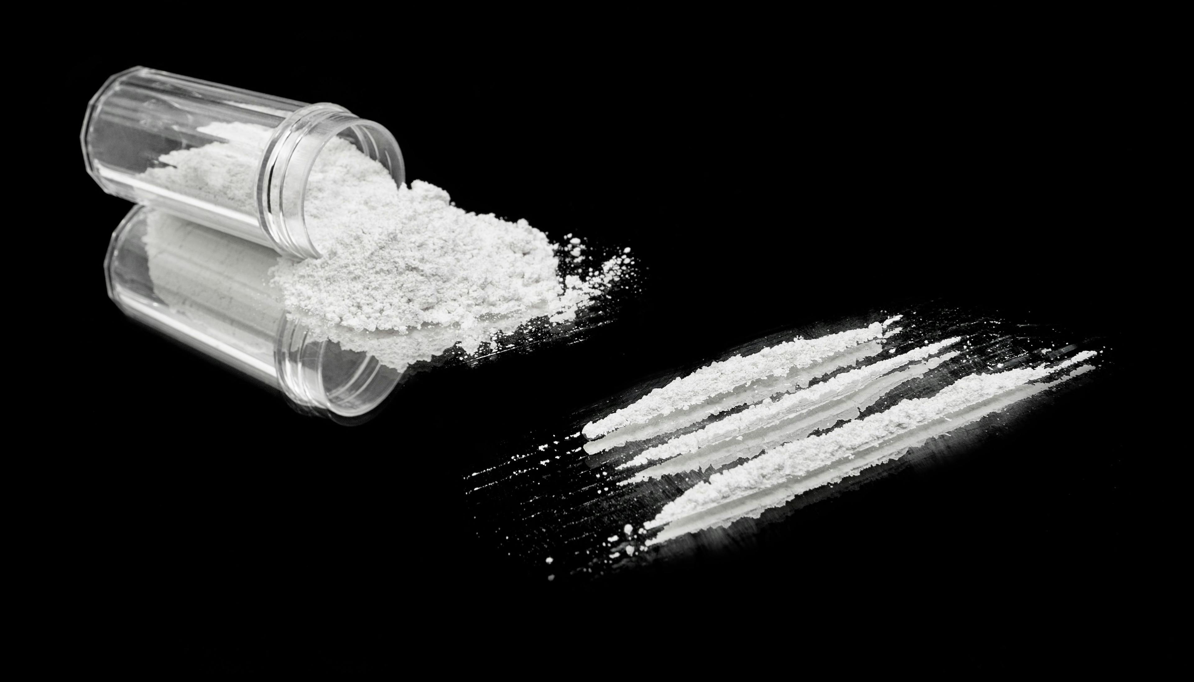 Substance abuse using cocaine | Image Credit: © robtek - stock.adobe.com