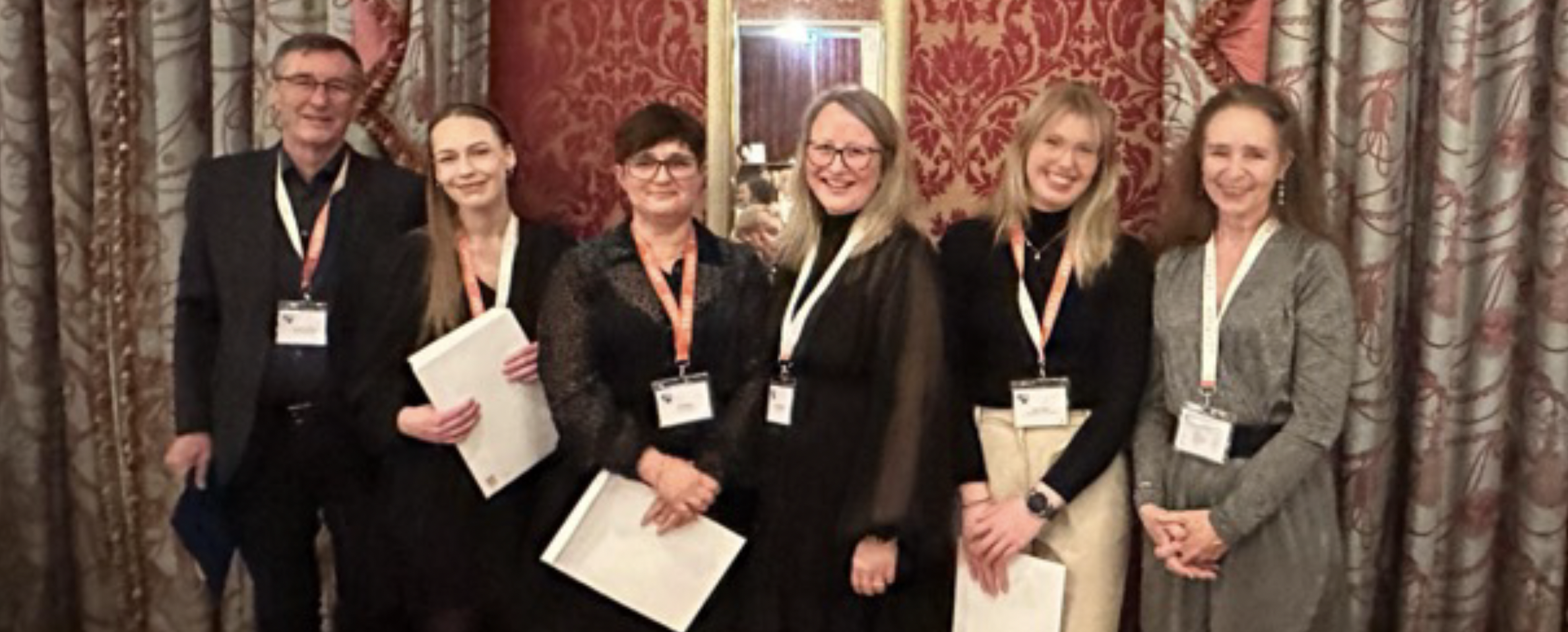 Poster winners of the The 26th Norwegian Symposium on Chromatography with the poster committee: Eric Tollnes, Agnethe Bæverud (1st place), Lisa Sylten (1st runner-up), Helle Malerød-Fjeld, Marit Huizer (2nd runner-up) and Karina Langseth-Manrique.