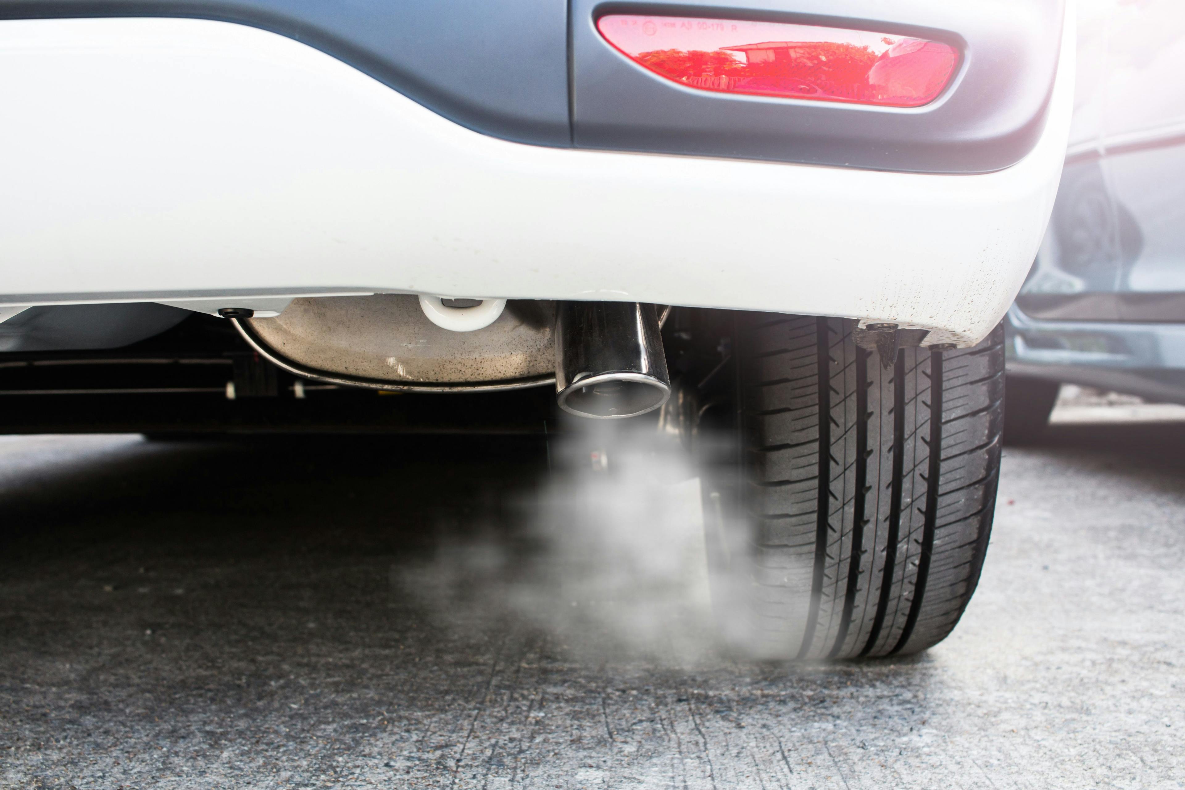 Pipe exhaust car smoke emission | Image Credit: © olando - stock.adobe.com