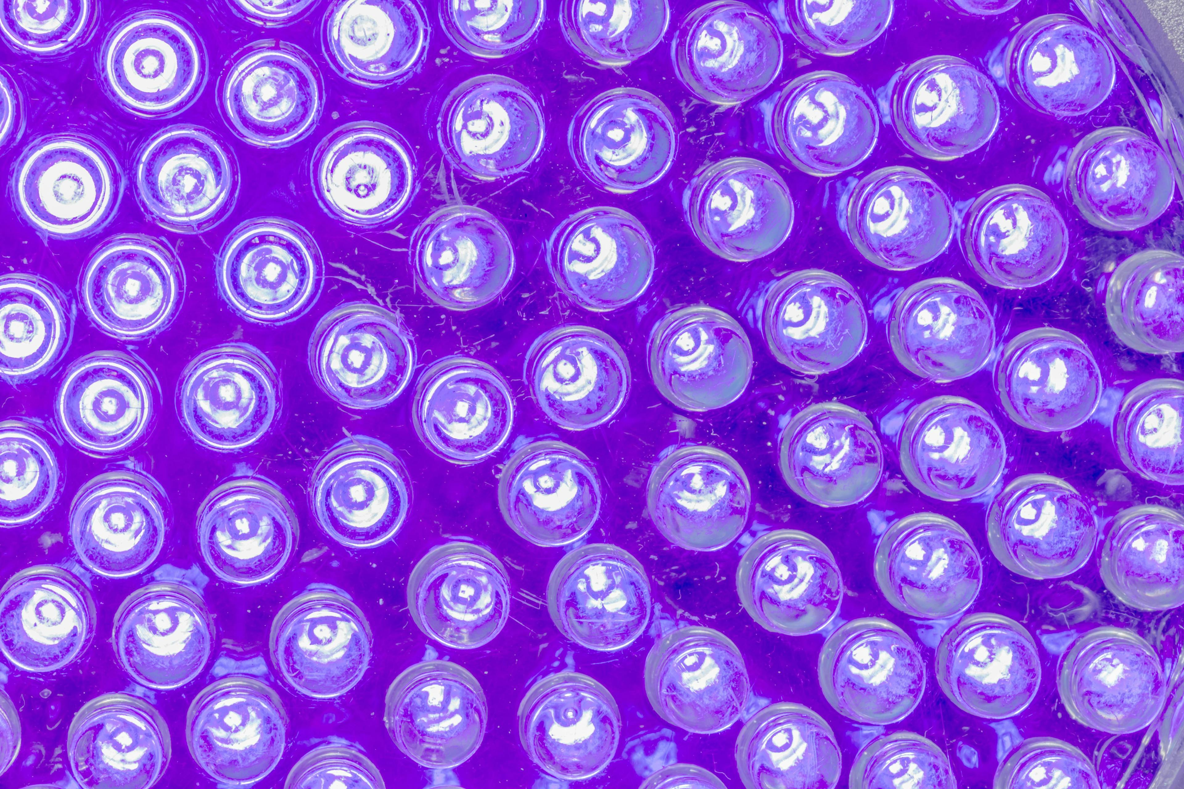 leds, lumière ultraviolette | Image Credit: © Unclesam - stock.adobe.com